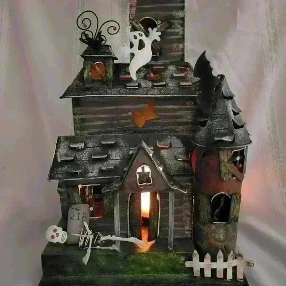 Large Haunted Mansion Candle Holder - Picture 1 of 10